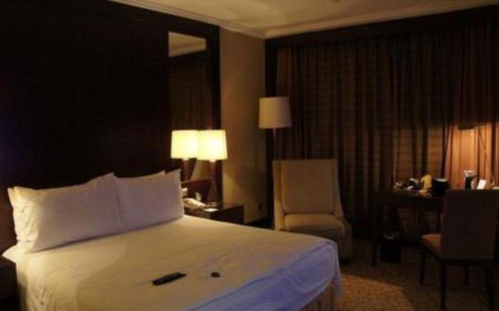 Golden Eagle Summit Hotel Downtown