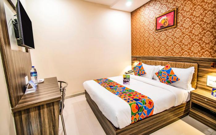 FabExpress Orange Suites - Nr. Mumbai International Airport