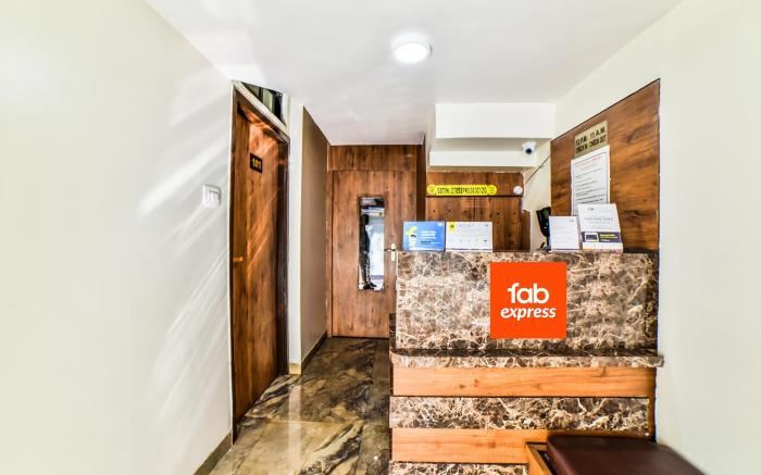 FabExpress Deluxe Comfort - Nr. Kokilaben Hospital