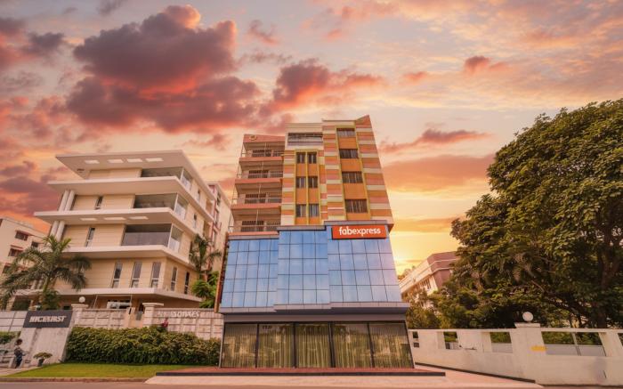 FabExpress Nest - Nr Park Street Metro Station