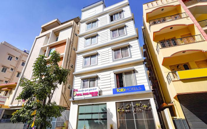 FabHotel Royal Wood Premier - Domlur