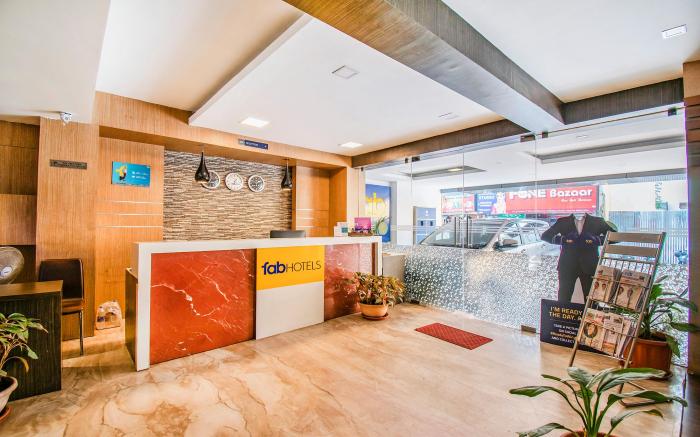 FabHotel Jansi Deluxe - Nr. Gandhipuram Bus stand