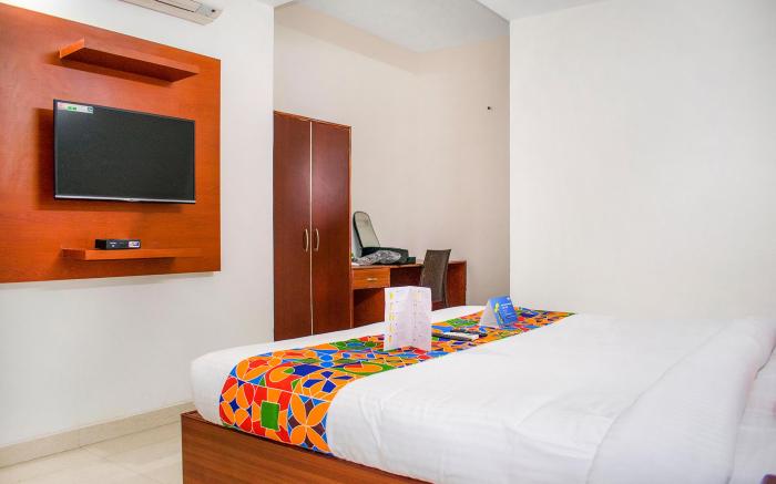 FabHotel Limestone Suites - 750M from Yashoda Hospitals, Somajiguda