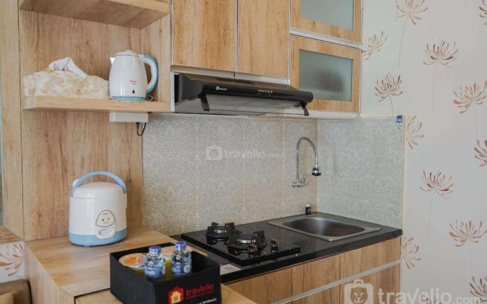 Best Furnished 2BR @ Green Pramuka Apt By Travelio