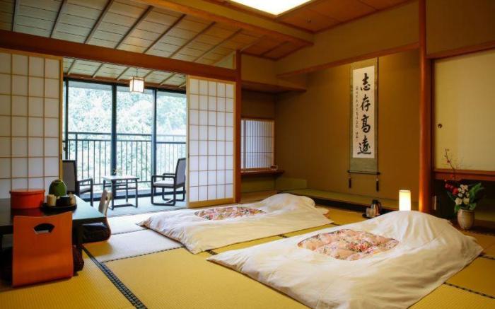 Yamanaka Onsen Hanatsubaki                                                 