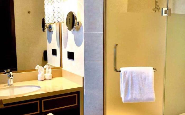 WUHU MACROLINK LEGEND HOTEL