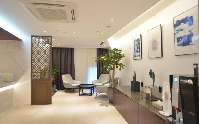 new grand hotel