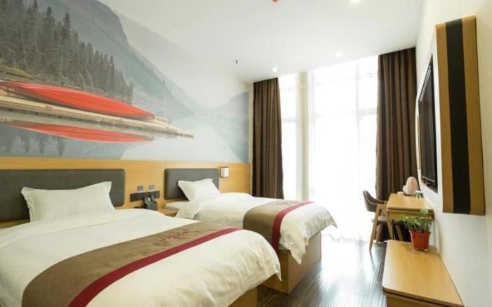 Thank Hotel Xi'an High-Speed Railway North Station