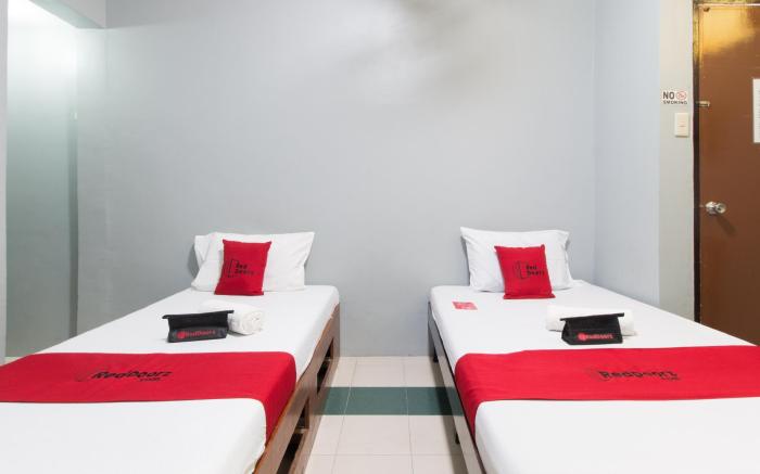 RedDoorz @ Teofila Lodge