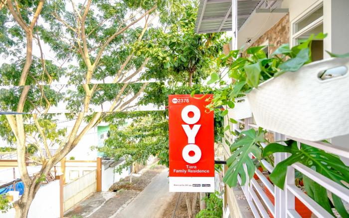 OYO 2376 Tiara Family Residence