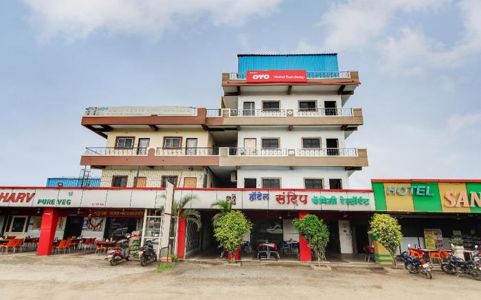 OYO 43680 Hotel Sandeep