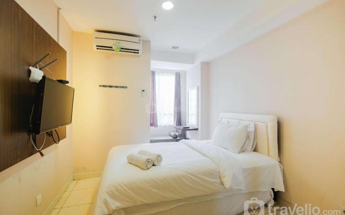 Cozy Studio Apartment @Cinere Bellevue By Travelio