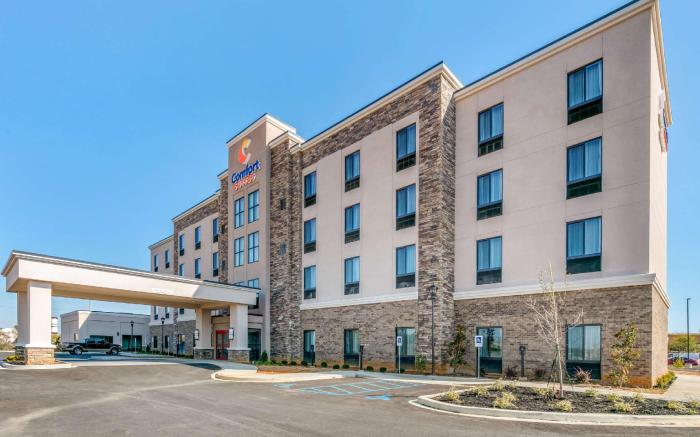 Comfort Suites