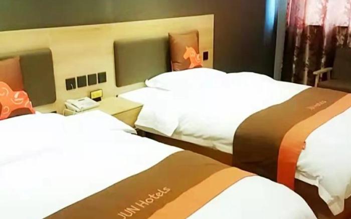 Jun Hotel Jiangsu Nantong Tongzhou District Jinsi Xi Road Hantangyinxiang
