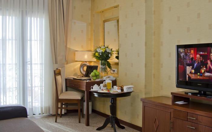 Midas Hotel