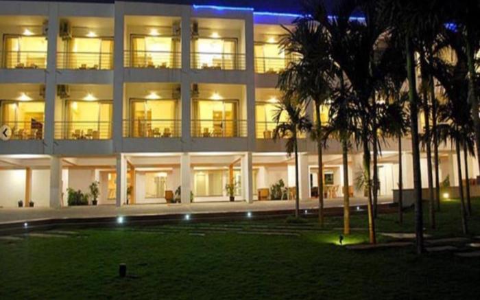 7 Apple Resort - Lonavala