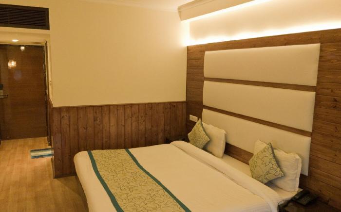 Royal Jardin Whistling Pines Resort