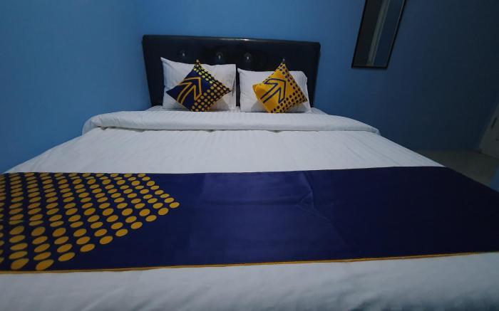 OYO 2302 Blue House Costel