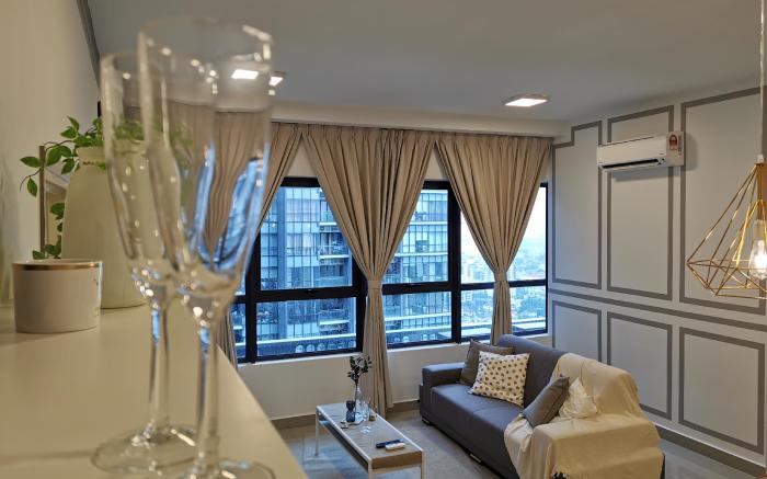 Arte Plus | 2 bed 2 bath | White Theme homestay