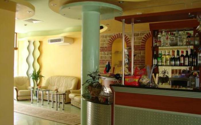 Dionis Hotel
