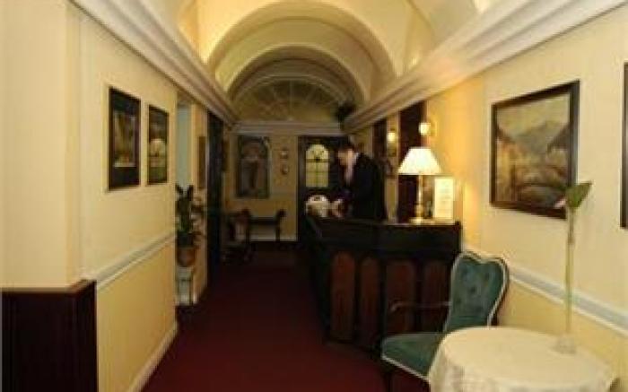 Hotel Embassy