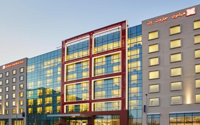 Hilton Garden Inn Dubai, Mall Avenue