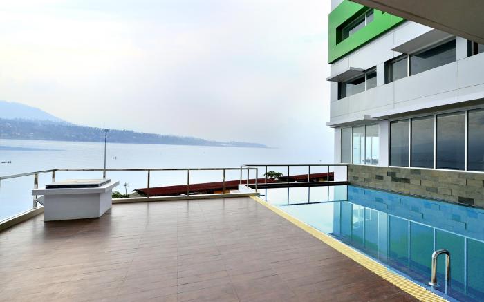 Whiz Prime Hotel Megamas Manado