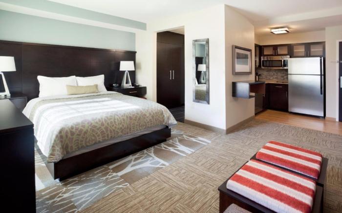 Staybridge Suites : Eau Claire - Altoona