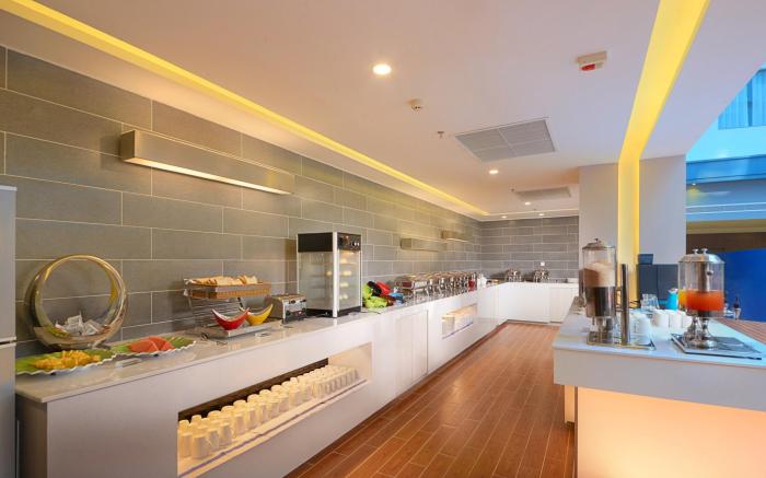 Holiday Inn Express Shenyang North Station By IHG