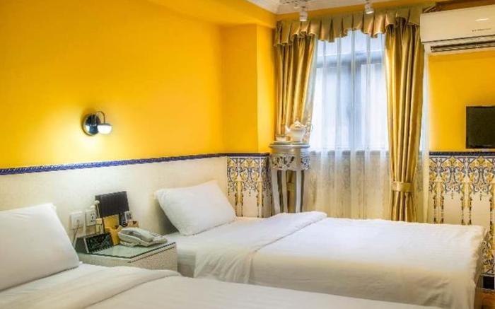 Happy Family Hotel
