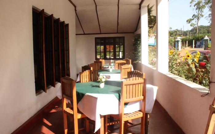Green Savanna Holiday Bungalow