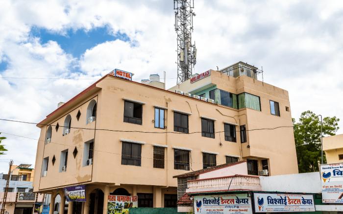 Hotel Kirti Plaza