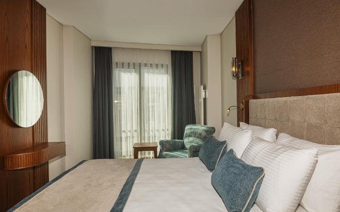 Triton Hotel 