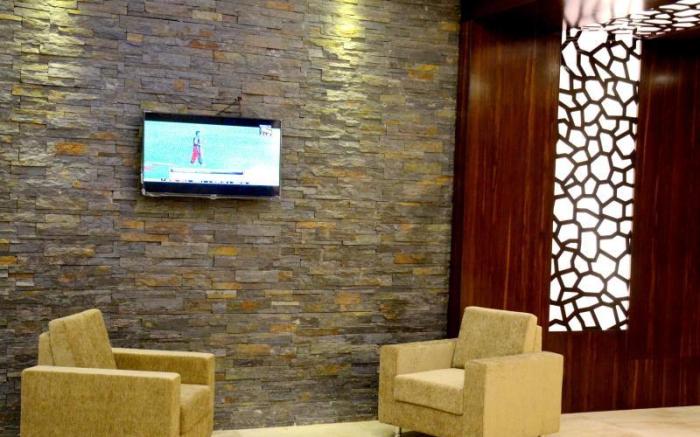 Hotel Gulmohar Pride