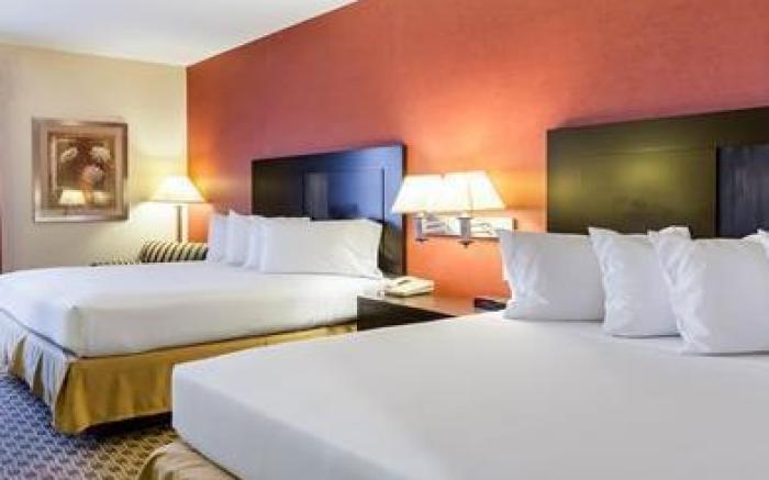 Quality Inn & Suites Oakwood Village - Cleveland South