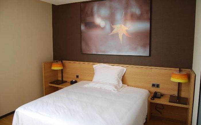 IU Hotel Wujiang Huadong Business City Tongli