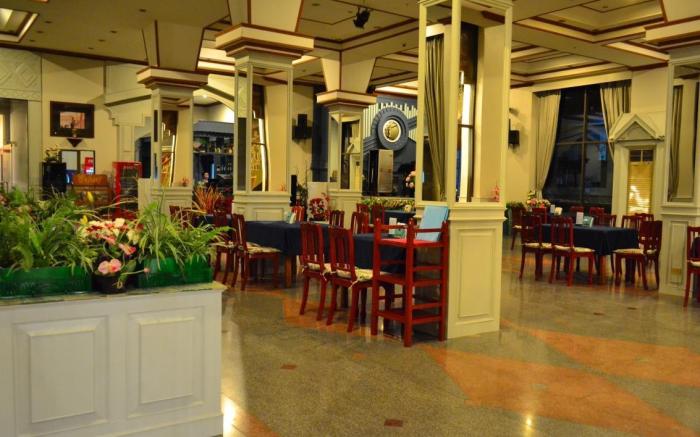 Lom Sak Nattirat Hotel