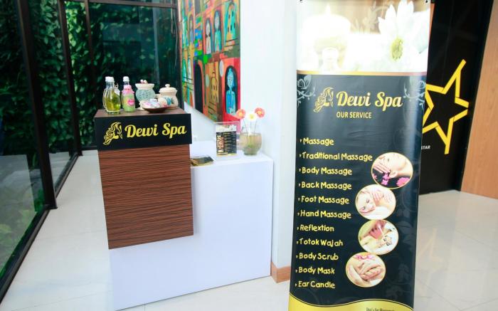 Yellow Star Ambarukmo Hotel