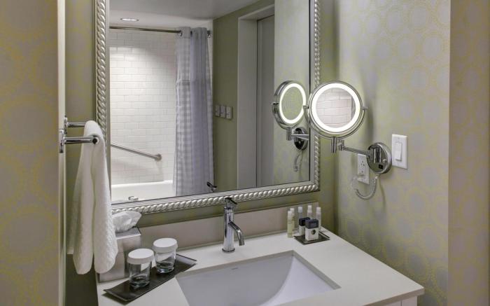 DoubleTree by Hilton Biloxi