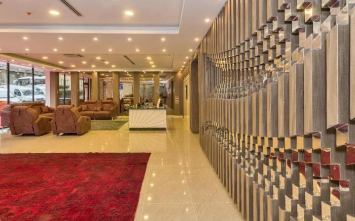 Grand Palace Hotel