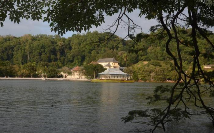 Kandy Waters Hotel