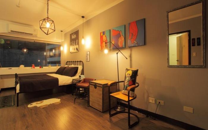 Abbey Road in Ximending Guesthouse