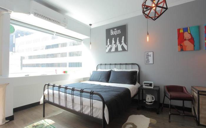 Abbey Road in Ximending Guesthouse
