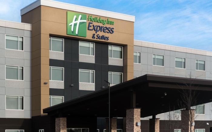 Holiday Inn Express & Suites West Edmonton-Mall Area By IHG