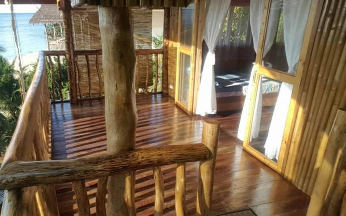 White Beach Front and Cottages Hinugtan Resort in Buruanga