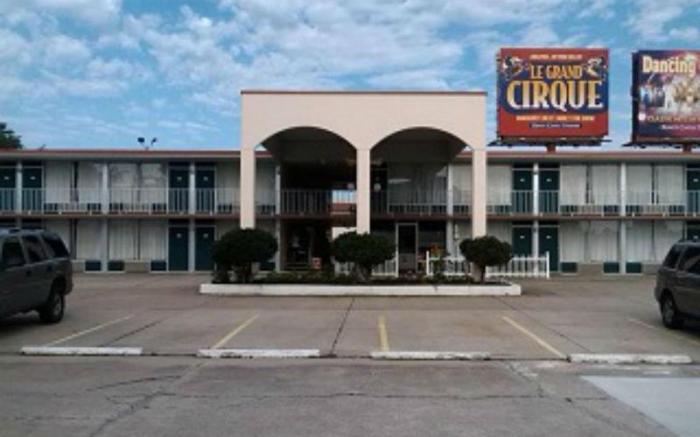 The Willow Tree Inn and RV Park