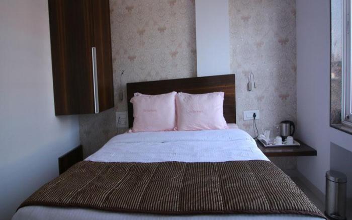 Hotel Sri Sri Executive Lodging