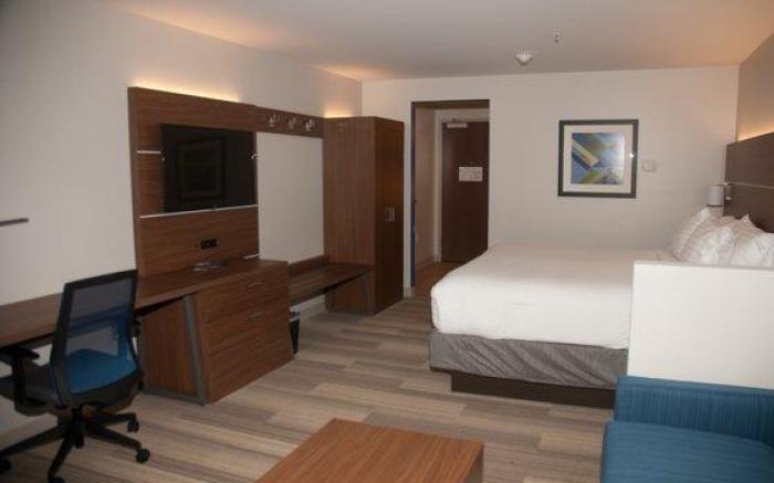 Holiday Inn Express Hotel & Suites Decatur By IHG
