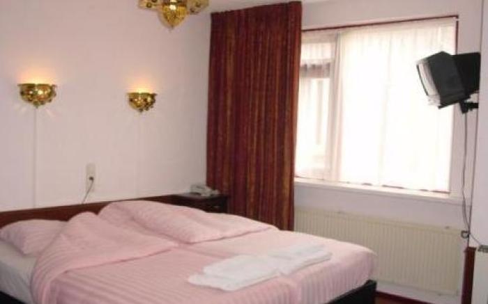 Amadeus Hotel