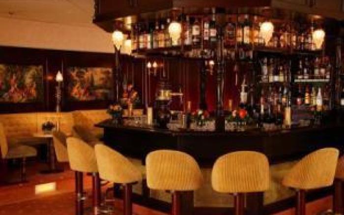 Alexander Hotel